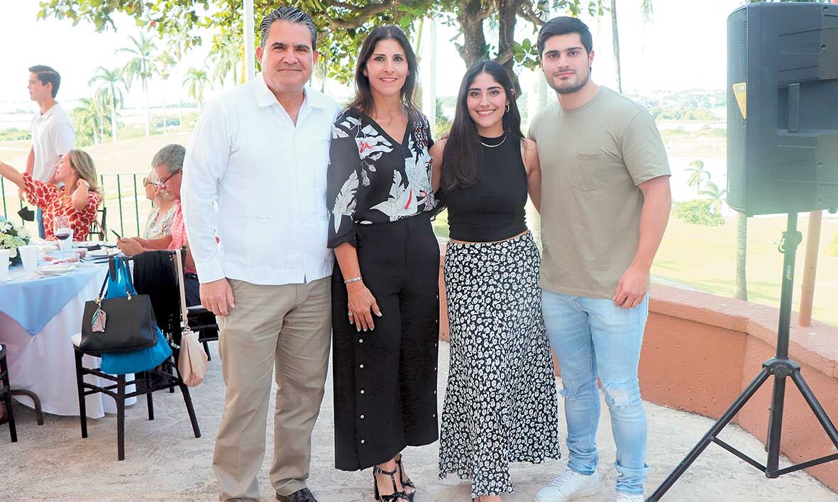 Arturo Lozano, Carla Rincón, Sofía Lozano y Sebastián Lozano / Foto: Dennis Hernández