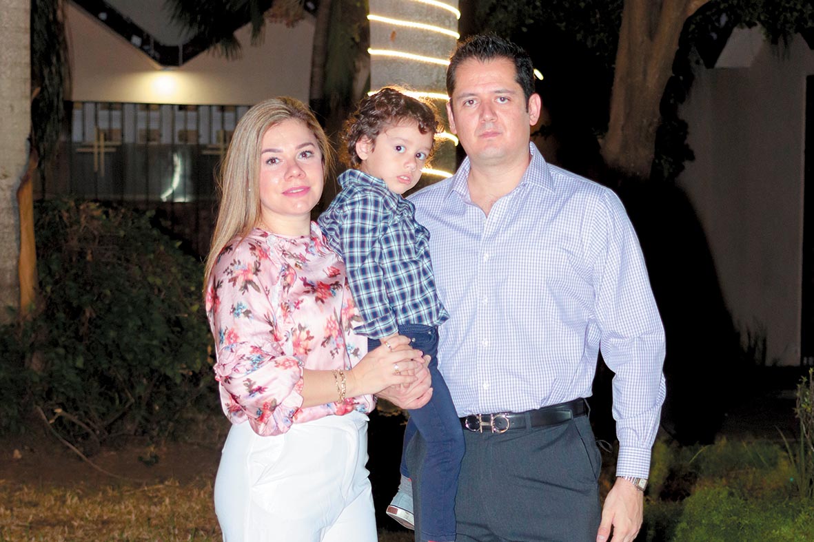 Graciela de Martínez, Roberto Martínez y Gil Martínez / Foto: Dennis Hernández