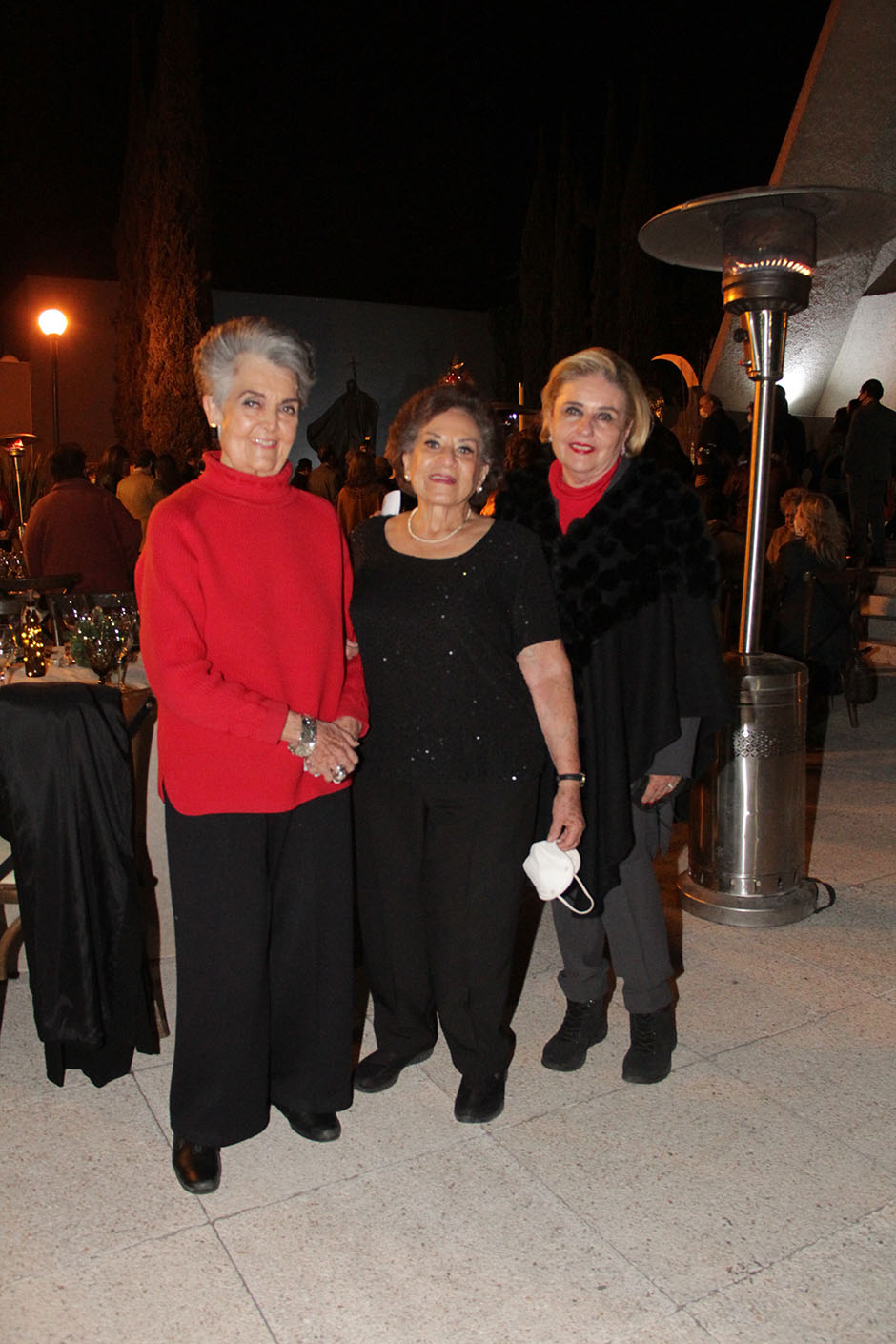 Mary Limberópulos, Silvia Godínez y Willy de Pizá.