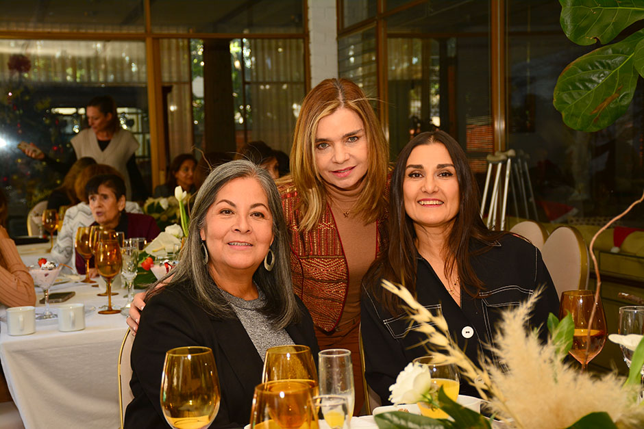 Pía Gonzalez, Lorenza Vera y Myriam Sierra