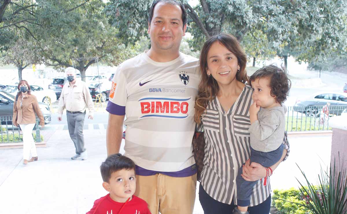 Héctor Quiroga, Maridy Alcala, Héctor Quiroga y Mauricio Quiroga / Fotos: Antonio Mireles