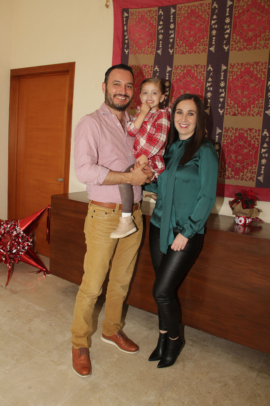 Humberto Aguilar, Valentina Aguilar y Katya Orozco.