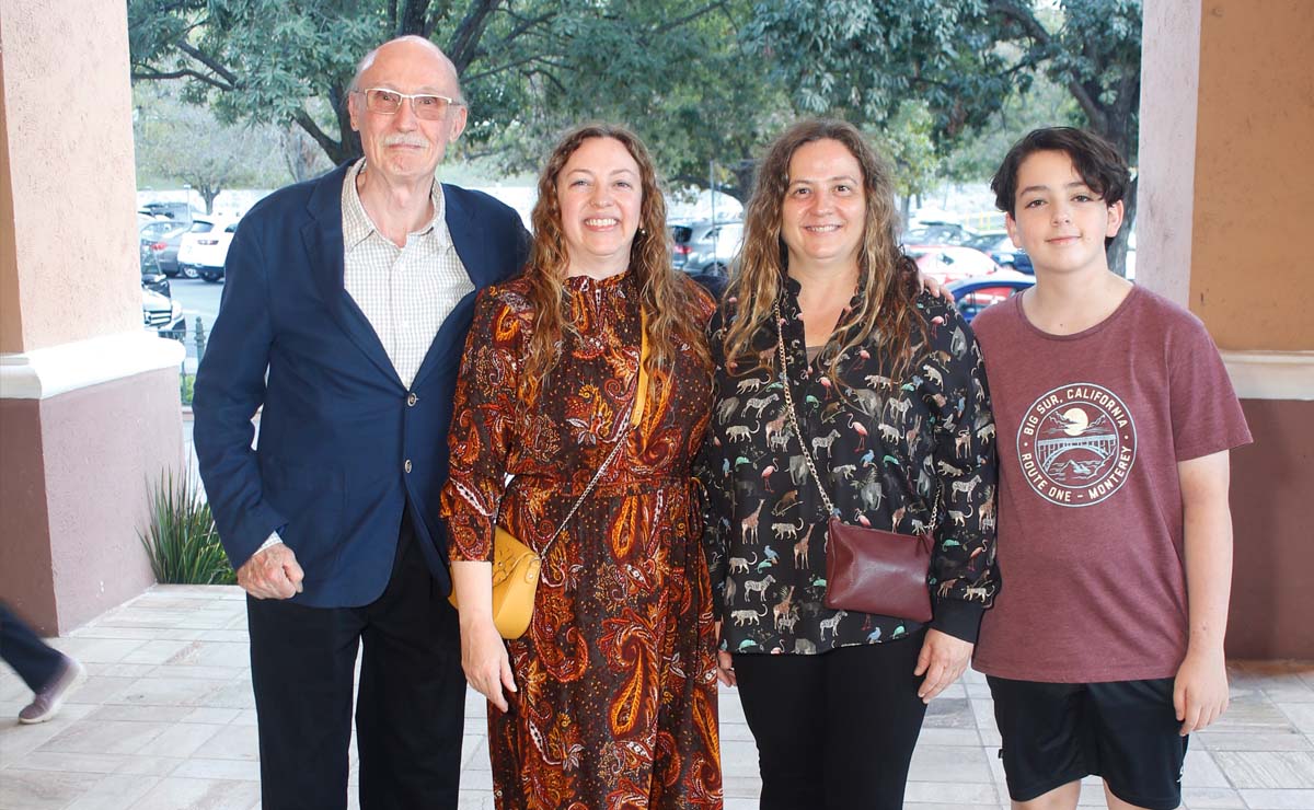 José Roberto Mendirichaga, Lucia Mendirichaga, Viviana Mendirichaga  y Genaro Aguirre / Fotos: Antonio Mireles