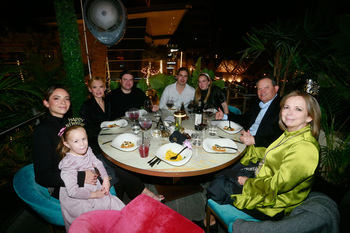 María Paulina Gracia, Catalina Santos, Claudia Ramírez, Erick García, Jorge Gracia, Paulina Santos de Gracia, César Santos y Martha Gómez de Santos