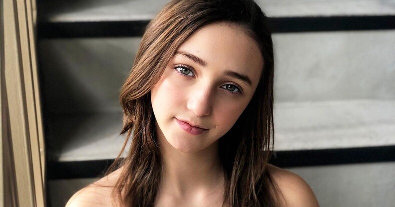 Nina Rubín y el look con el que celebra sus 15 años. (Foto: Instagram).