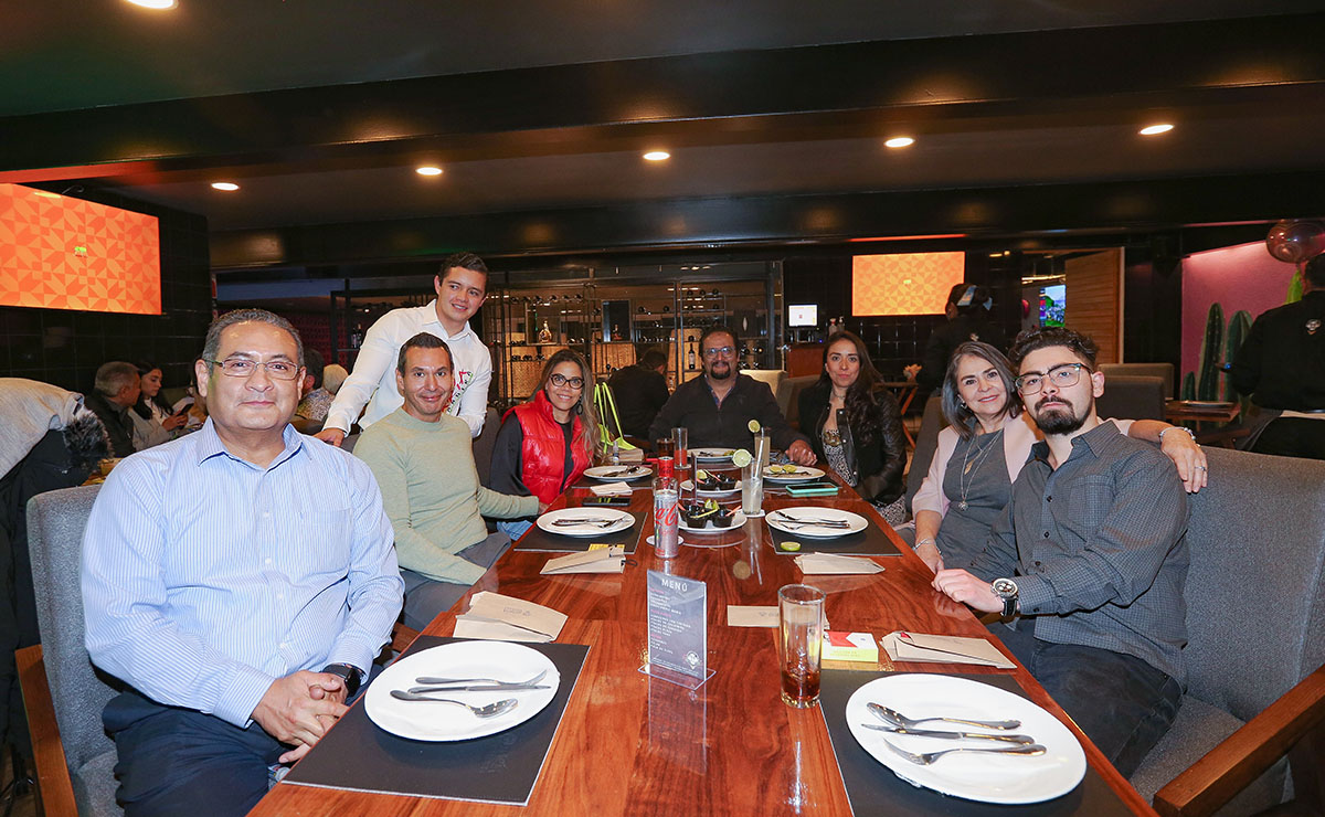 RAÚL TORRES, GUILLERMO DÍAZ, LORENA LIZAMA, JAIME OLIVO, MARCELA CASTELAN, SARA UZÁRRAGA Y CARLOS ESCALANTE