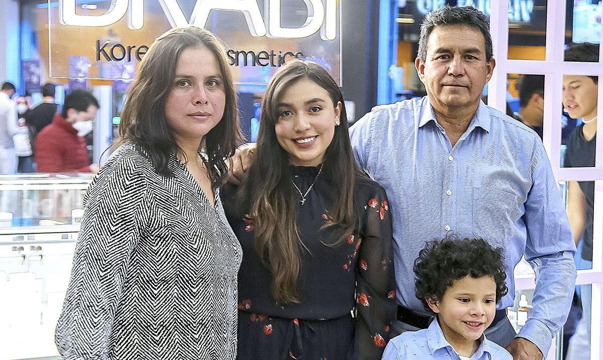 Leticia Parra, Brenda Guzmán, Diego Escamilla y David Escamilla