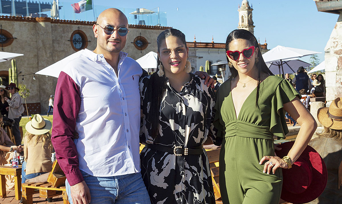 ÓSCAR MONDY, FERNANDA SALOMÓN Y MILAGROS SALAMÓN