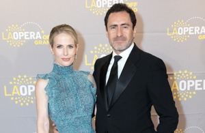 Demian Bichir y Stefanie Sherk (Foto: Getty)