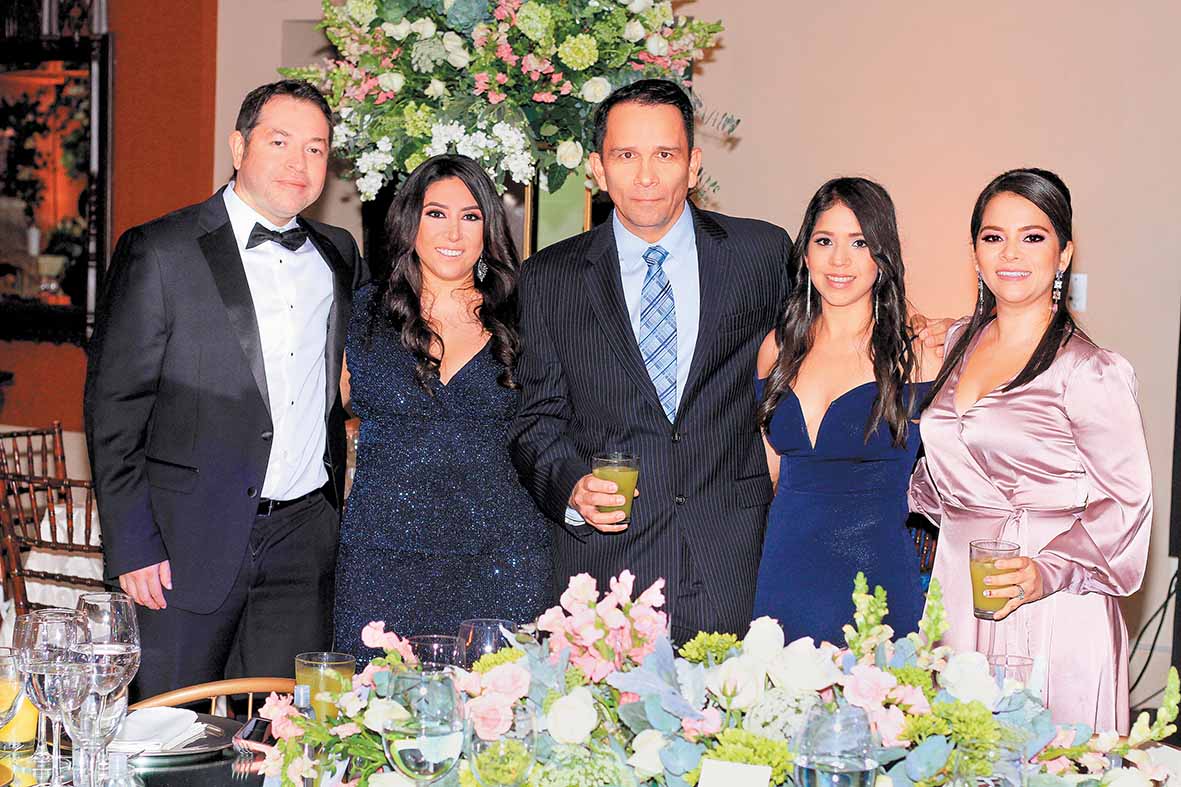 Luis Vazquez, Esmeralda Sosa, Pedro Guzmán, Diana Guzmán y Alejandra Cordero / Foto: José Chang