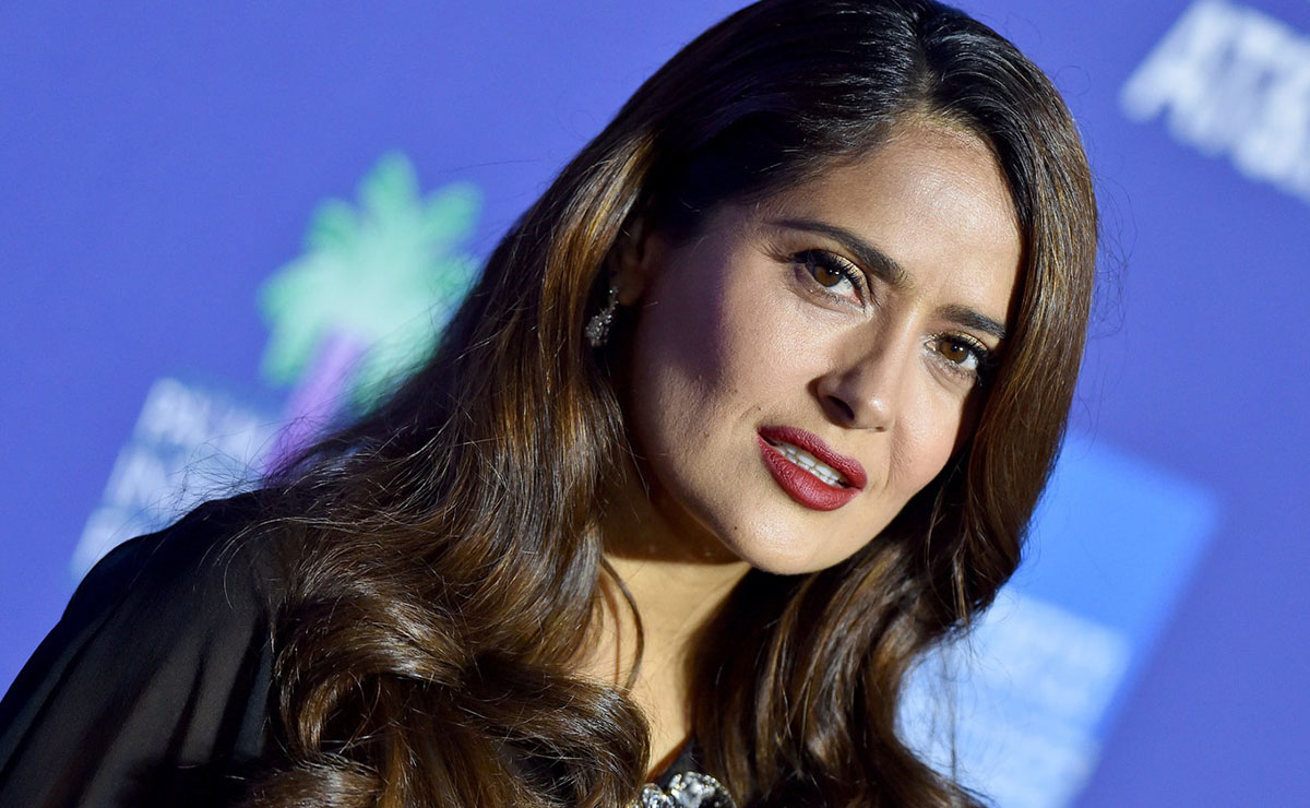 Salma lució un vestido diseñado por Balenciaga a la medida (Foto: Glamour)