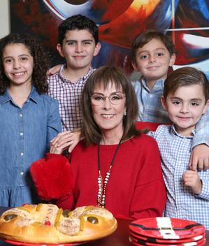 Yolanda y sus nietos Nabila, Omar, Yamil y Anwar nos dicen cómo celebraron el Día de Reyes (Foto: Jaime Jiménez)