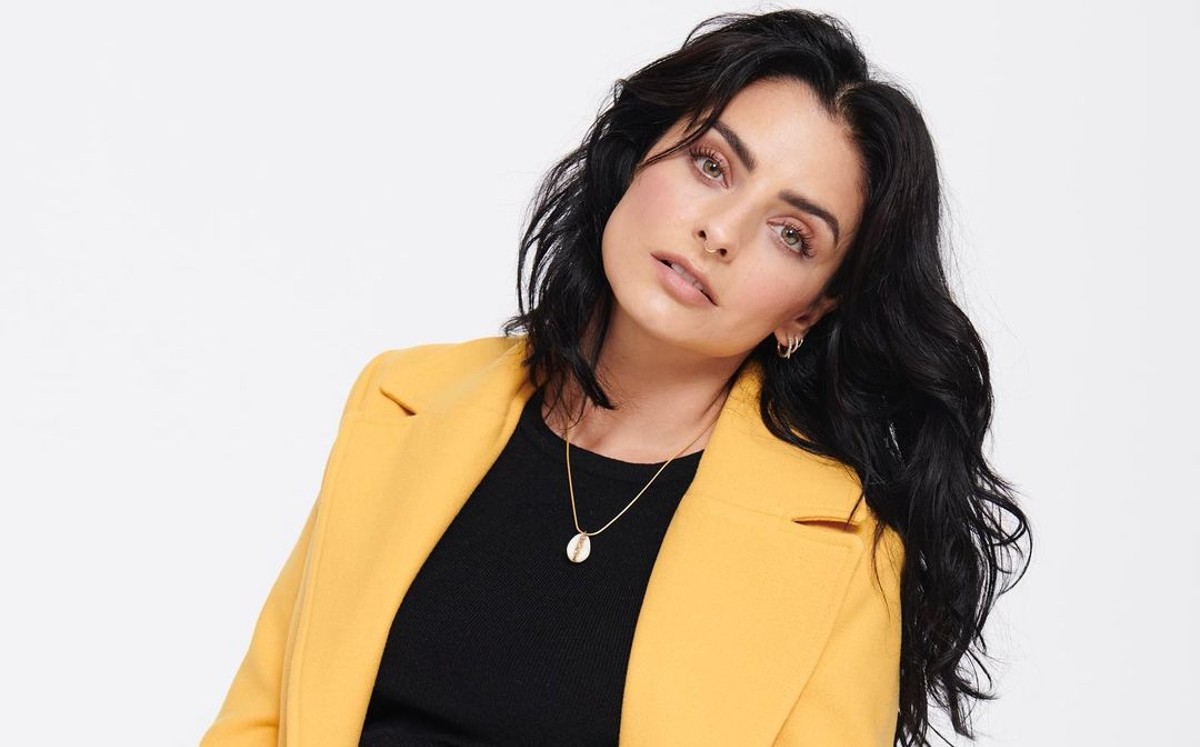 Aislinn Derbez