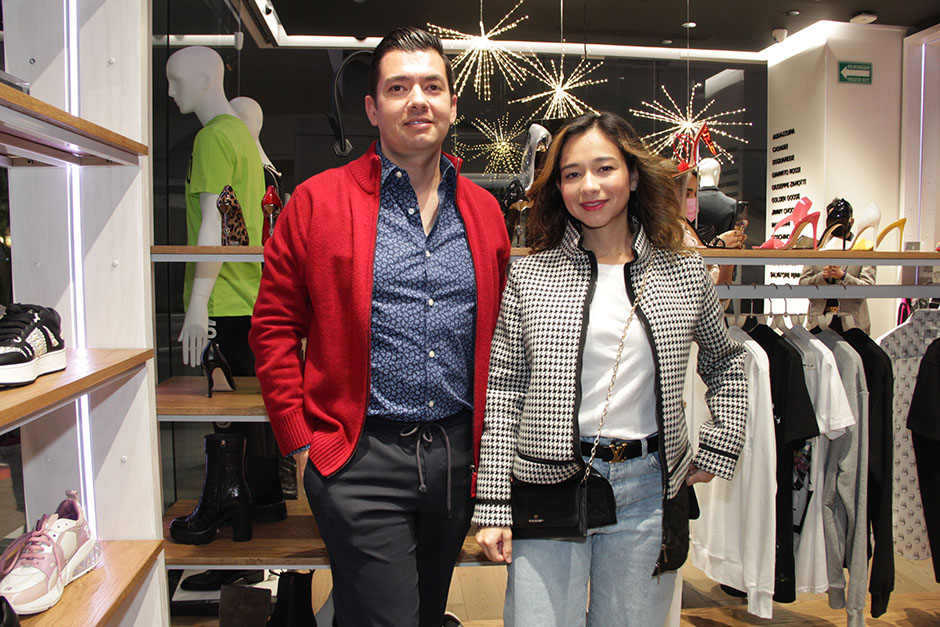Aarón Reyes y Gina Reyes