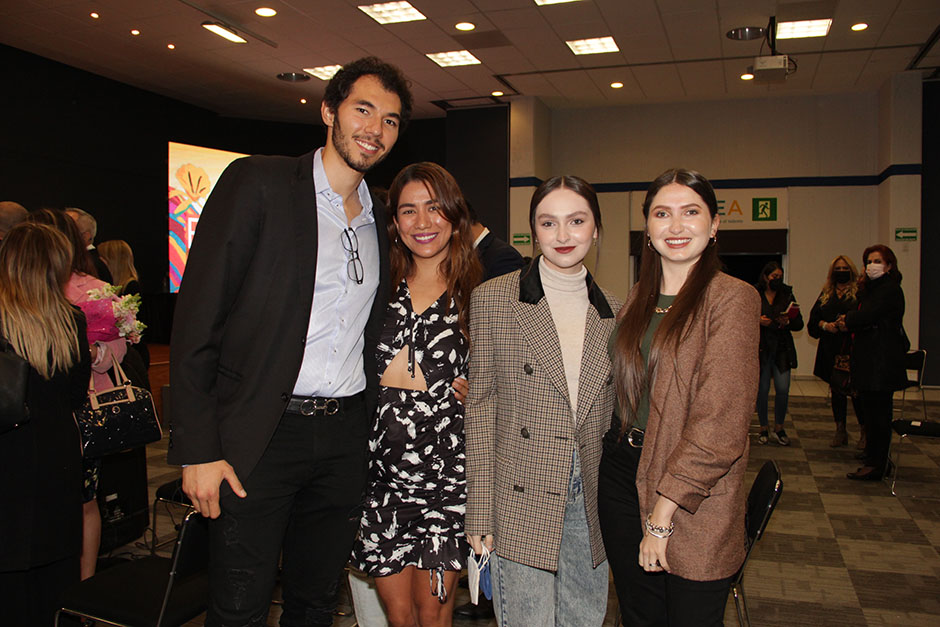 Christián Chávez, Alexa Barajas, Ivanna Chávez y Fernanda Chávez..JPG