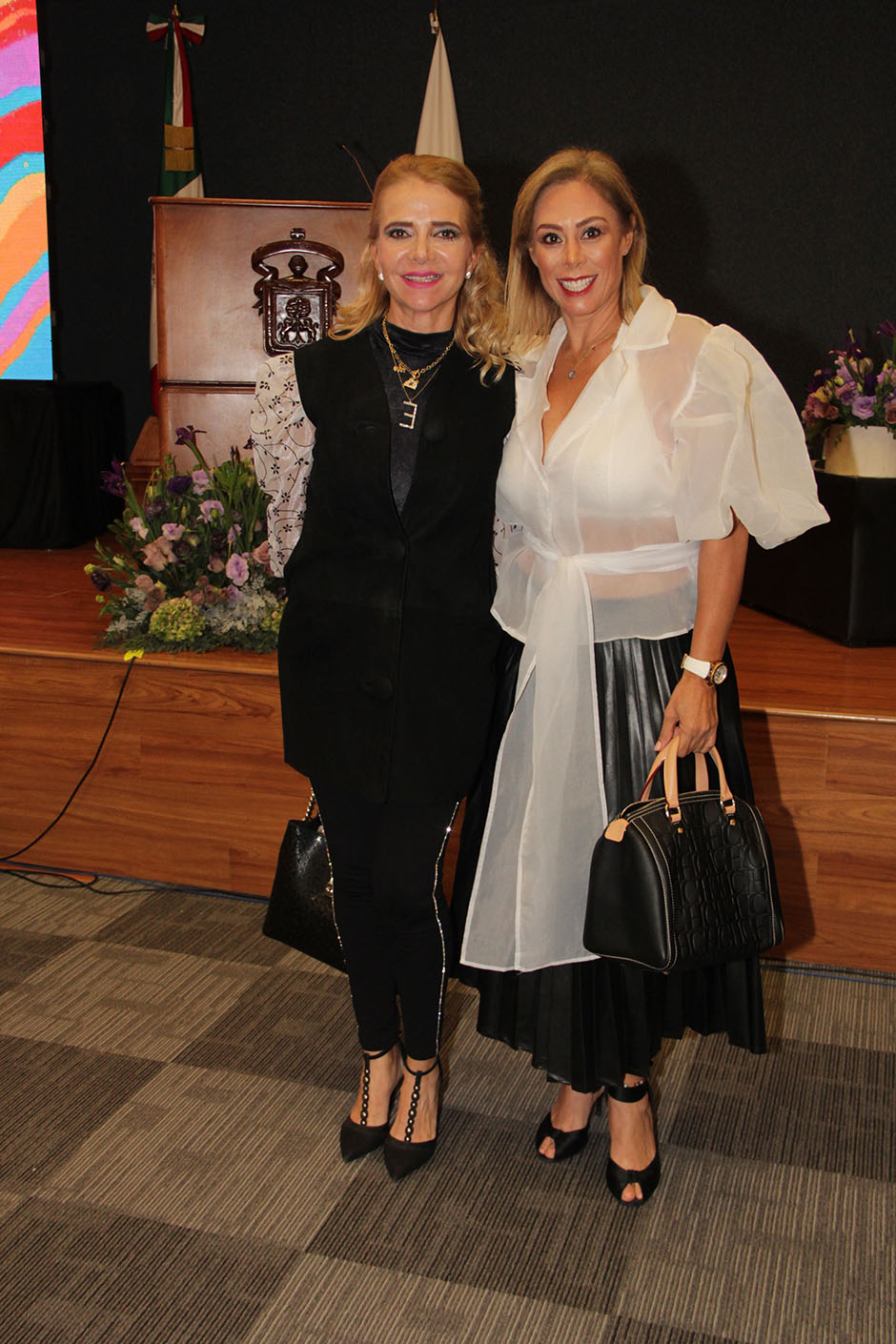 Efy Chávez y Karina Lomelí