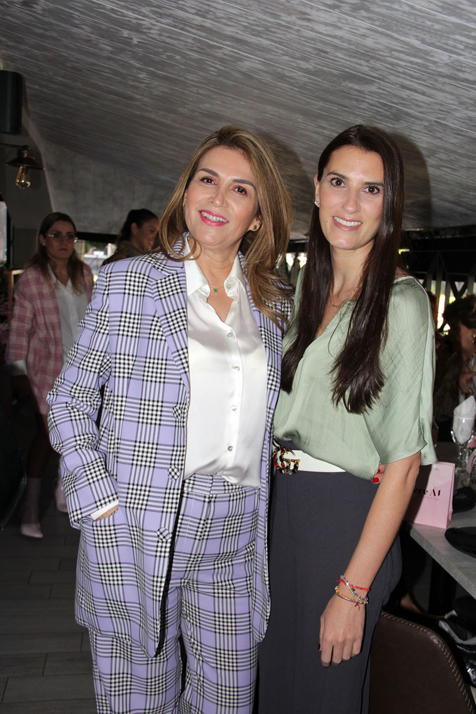 Ivonne Bastidas y Susana Litchi.