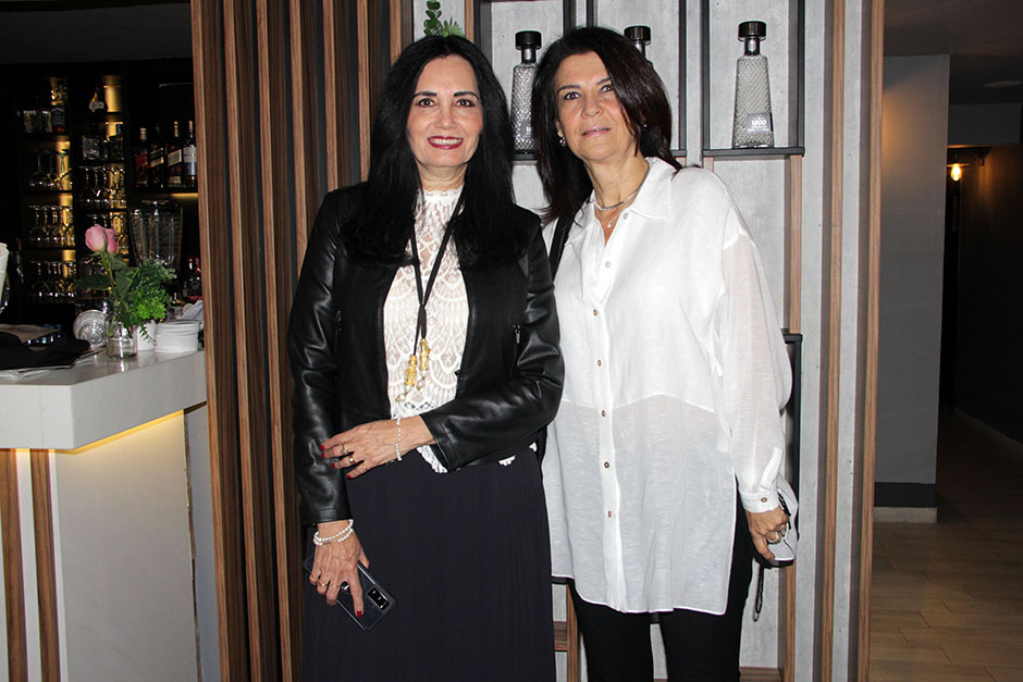 Lorena Hecht y Carmen de Alba Rulfo.