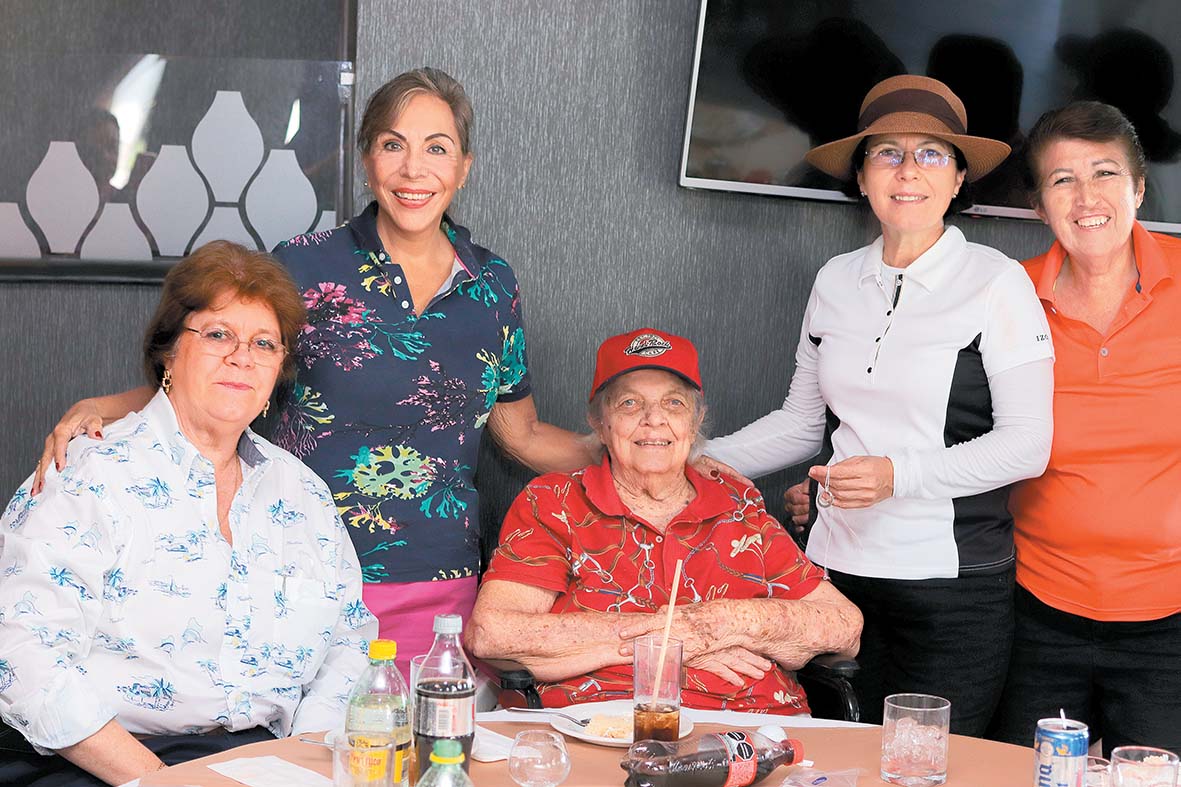 Cecilia Villarreal, Sandra Tamez, Eddie Snyder, Eugenia Villarreal y Loloy Romero / Fotos: Dennis Hernández
