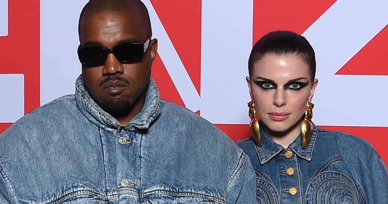 Kanye West y su novia Julia Fox copian el look de Kim Kardashian (Foto: Getty Images)