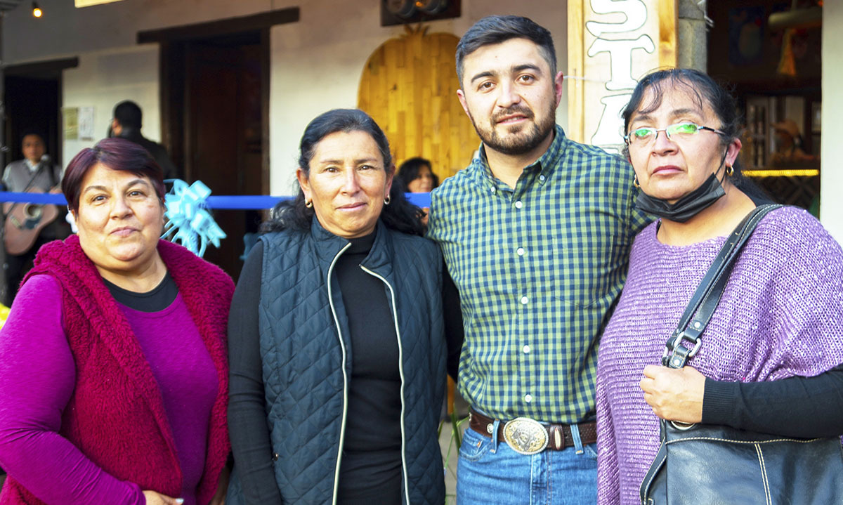 DONALDA CISNEROS, MARIA LÓPEZ, URIEL FLORES Y ÁNGELA CAMACHO