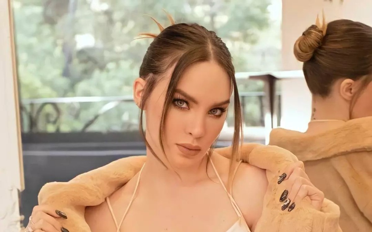 Belinda se une a la tendencia braless. (Foto: Instagram).