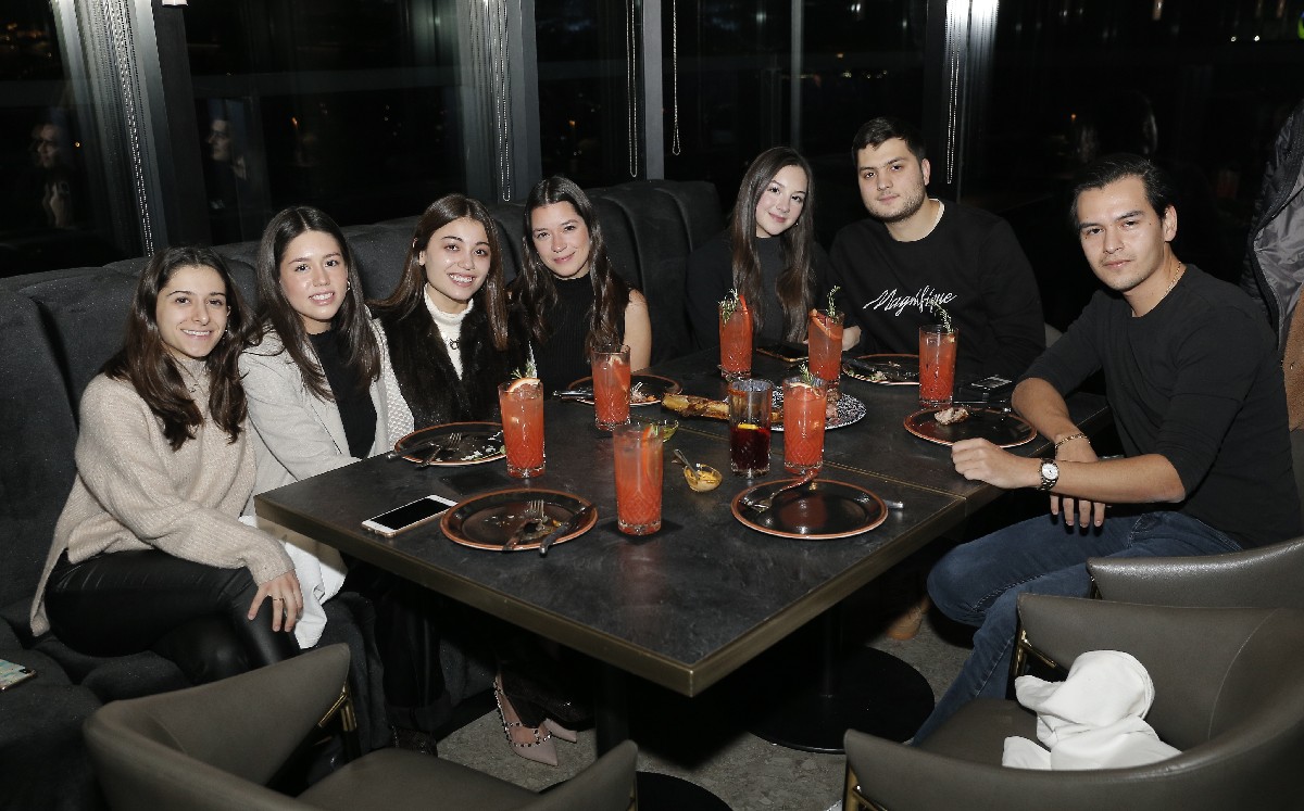 Daniela Chavez, Paulina Martínez, Nilda Mata, Tamara Coindreau, Priscila Garza, Antonio Cantu y José Armando Bordan / Fotos: Daniel Saldívar