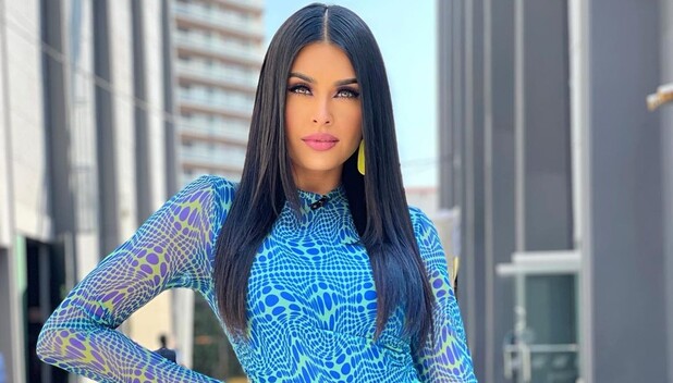 Kristal Silva tiene el minivestido del color del año 2022. (Foto: Instagram).