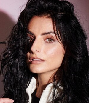 Aislinn Derbez
