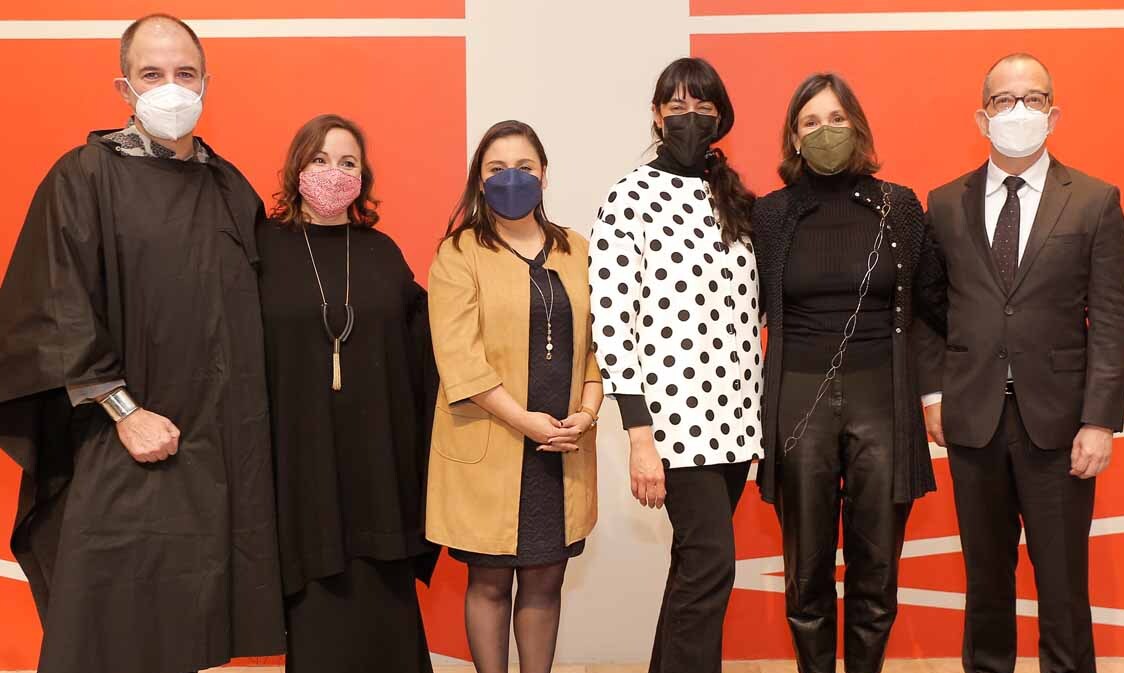 Henrique Faria, Veronica Gzz Sada, Melissa Segura, Adriana Gallegos, Emilia Azcárate y Juan Carlos Ledezma