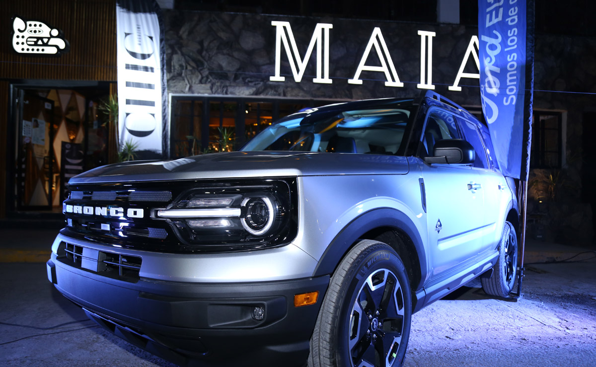 Exhibición de autos Ford Elfer