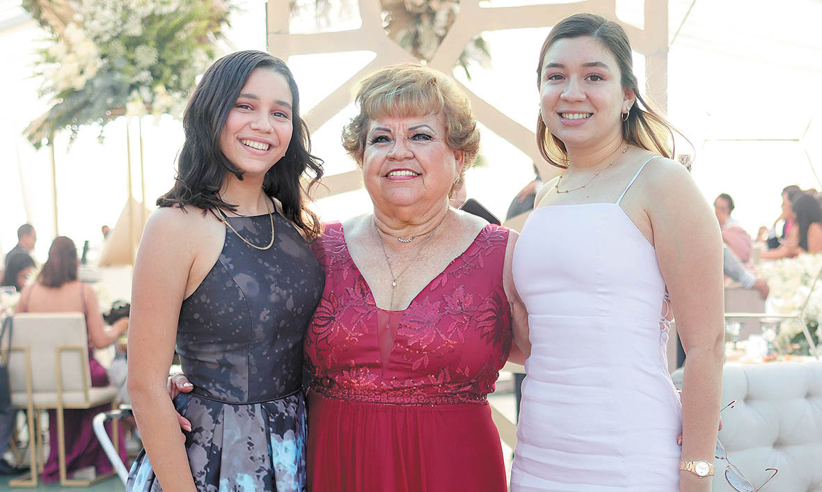 Yolanda Valdés, Nena Vargas y Daniela Valdés / Fotos: Dennis Hernández