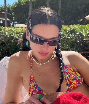 Dua Lipa se adelanta a la primavera con un bikini de crochet (Foto: Instagram)