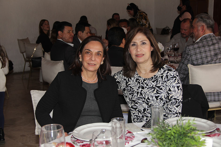 Adriana Llano y Mónica Ferrer.
