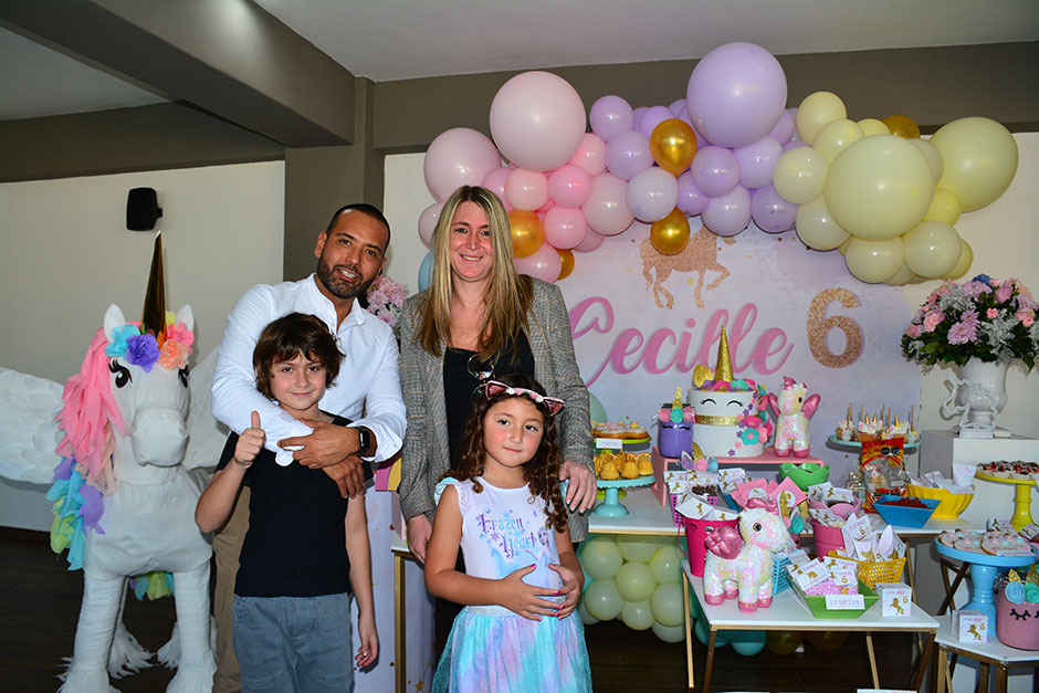 Joel Meza, Laura Fishman, Alex Meza y Cecille Meza