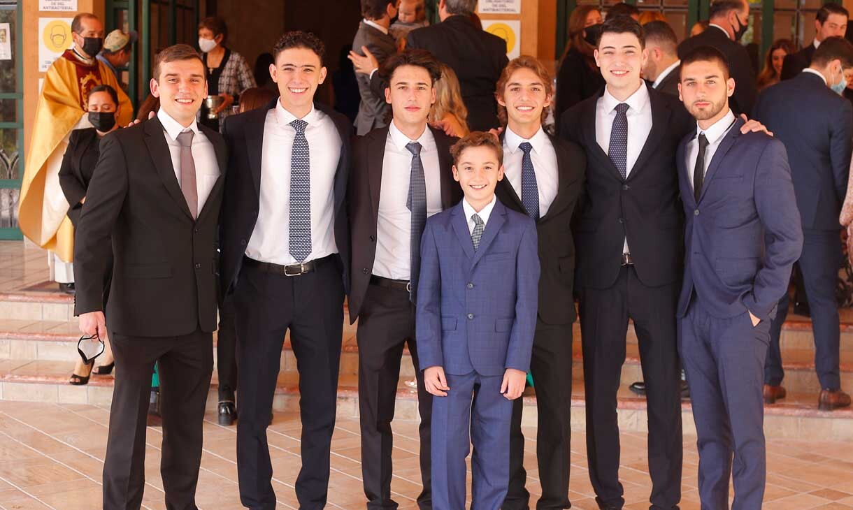 Román Martínez, René Martinez, Mauricio Zambrano, Miguel Zambrano, Marcelo Zambrano, Daniel Martínez y  Rodrigo Martínez