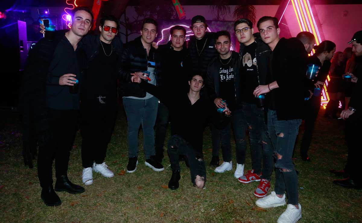 Emiliano De la Garza junto a sus amigos / Fotos: Daniel Saldívar