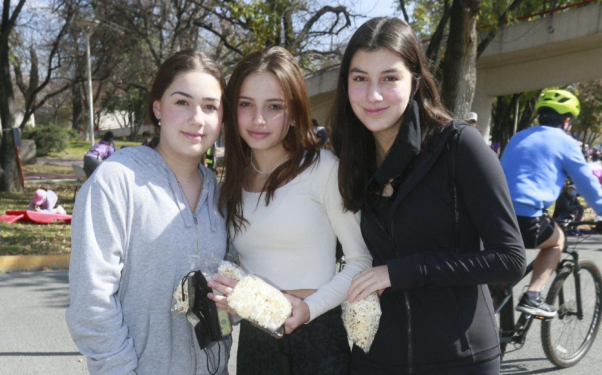 Viviana de la Garza, Roberta Irizar y Sabrina Barrera / Foto: Omar Valdez
