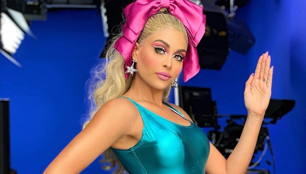 Kristal Silva se vistió de Barbie con jumpsuit y posó como Miss Universo (Foto: Instagram)