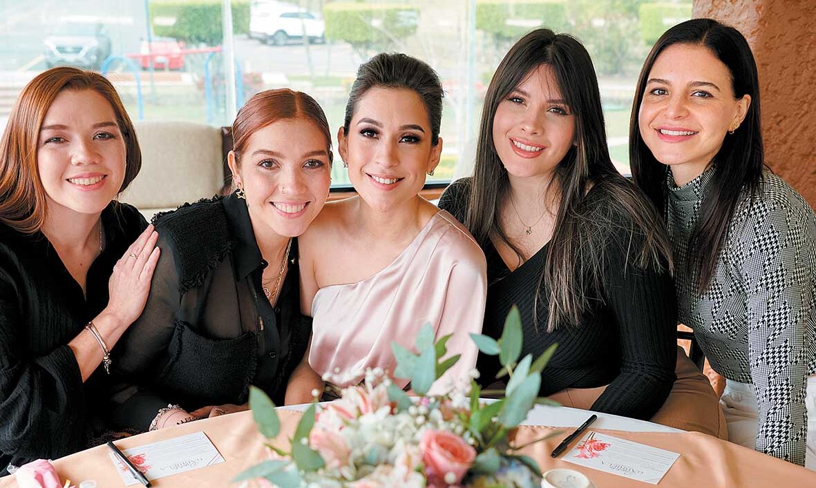 Ana Gaby Marroquín, Melissa Marroquín, Gaby Márquez, Dana Márquez y Silja Edgar / Foto: Pildorín