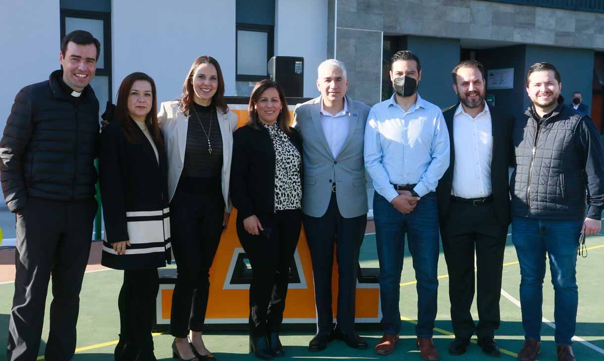 Julio Muñoz, Marlene Sauceda, Yolanda Cárdenas,  Gabriela Zavala, Lester García, Daniel Jimenéz, Juan Manuel Martínez y Gerardo Garza