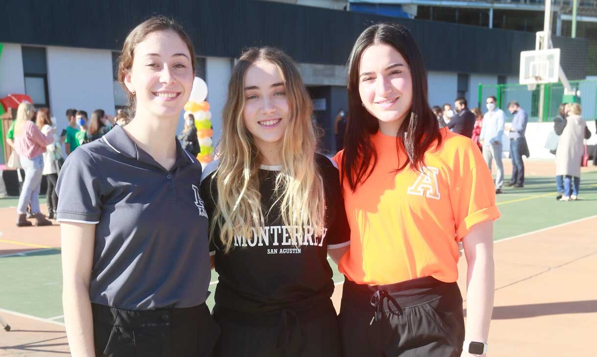 Montse Egan, Loretta Veiga y Eva Martínez