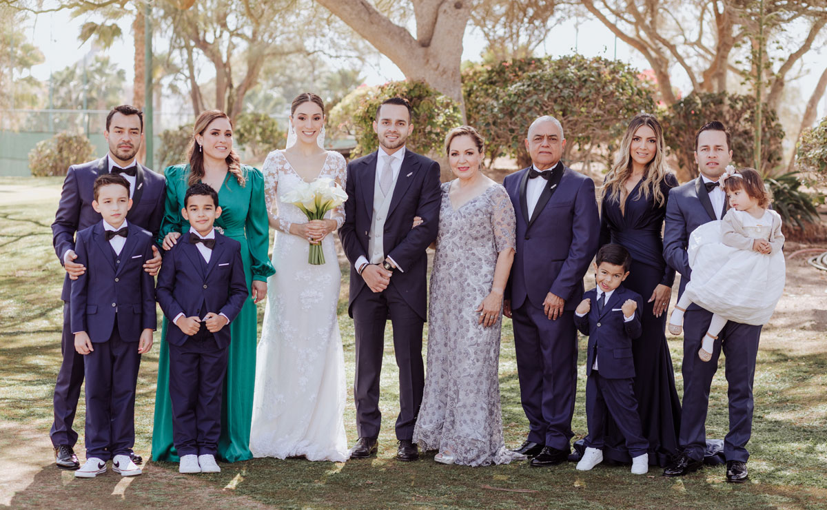 Familia del novio. Salvador, Elsa, Andrea, Christian, Celia, Salvador,  Ane, Cocoy, Salvador, Gabriel, Emiliano y Ane