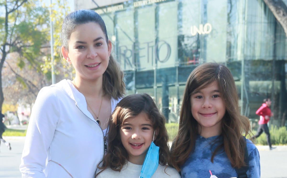 Rosario Meraz, Andrés Lozano, Alana Meraz y Adrian Meraz
