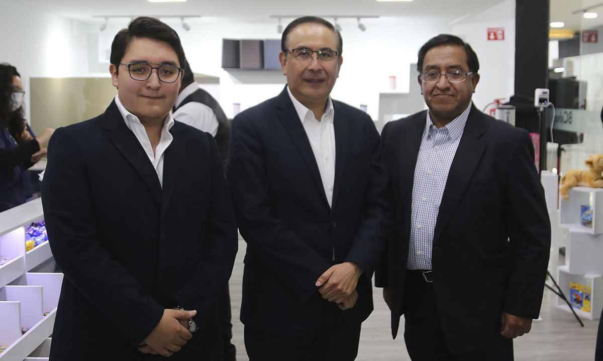 PEDRO NOBLE, JUAN CARLOS MARTÍNEZ Y PEDRO LUIS NOBLE