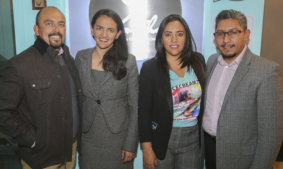 CÉSAR GÓMEZ, CAROLINA PÉREZ, GLORIA SEGOVIA Y EDMUNDO MARTÍNEZ