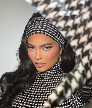 Kylie Jenner: Sus lineas de belleza llegan a México. (Foto: Instagram).