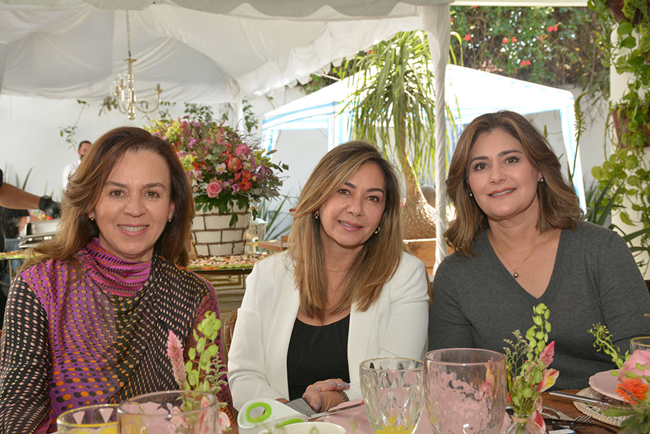 Ana María Morfín, Claudia González y Cori Ochoa