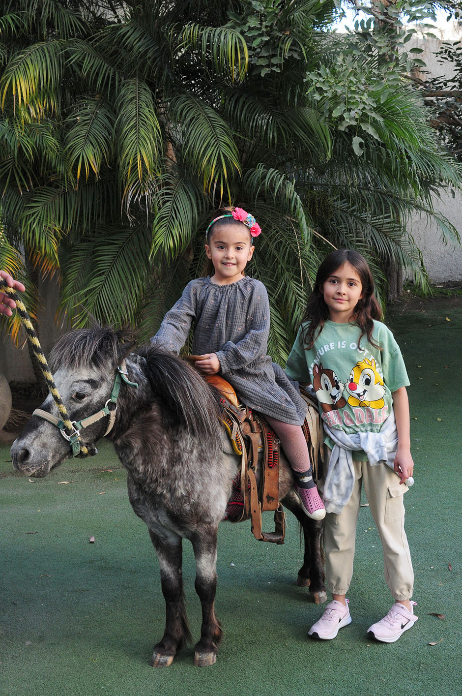 Loretta Solís y Martina Solís