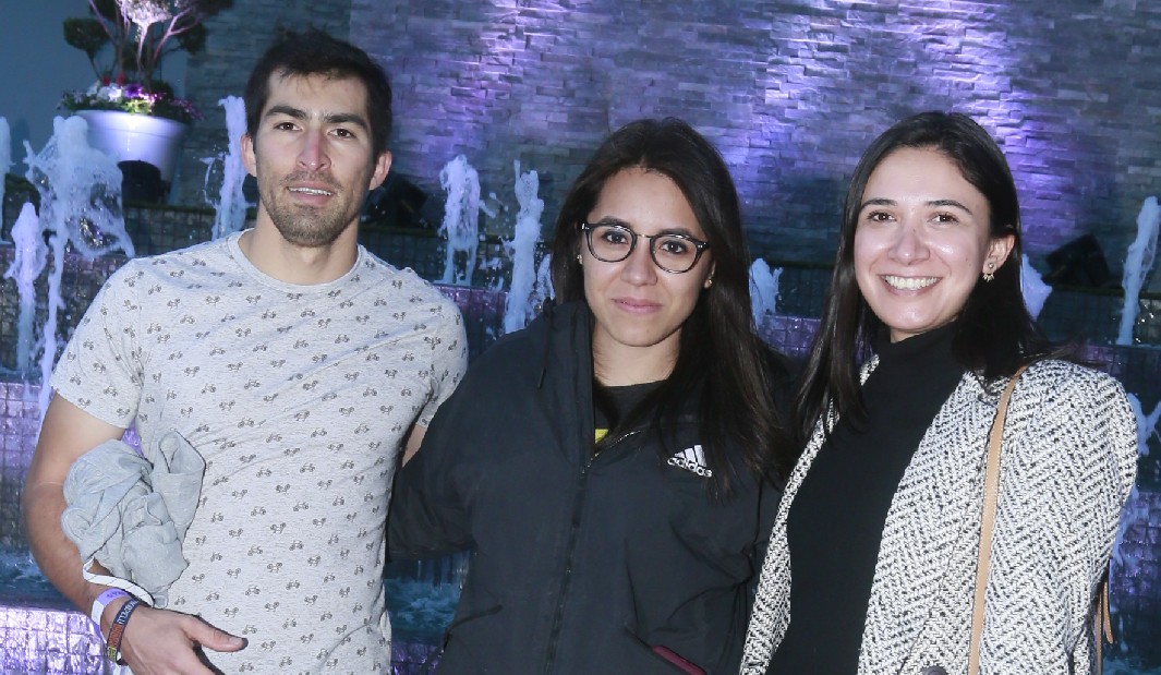 Carlos Mesa, Gabriela Pinto y Mariana Niño